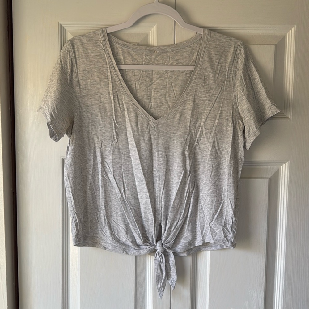 Lululemon Gray T-Shirt, Size 4